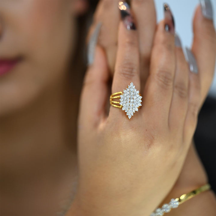 18K YG Cluster Diamond Ring-1pc