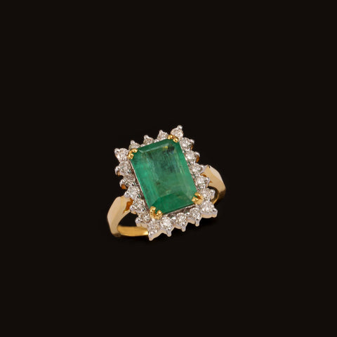 18K YG Women Cluster Diamond with Emerald Ring-1pc