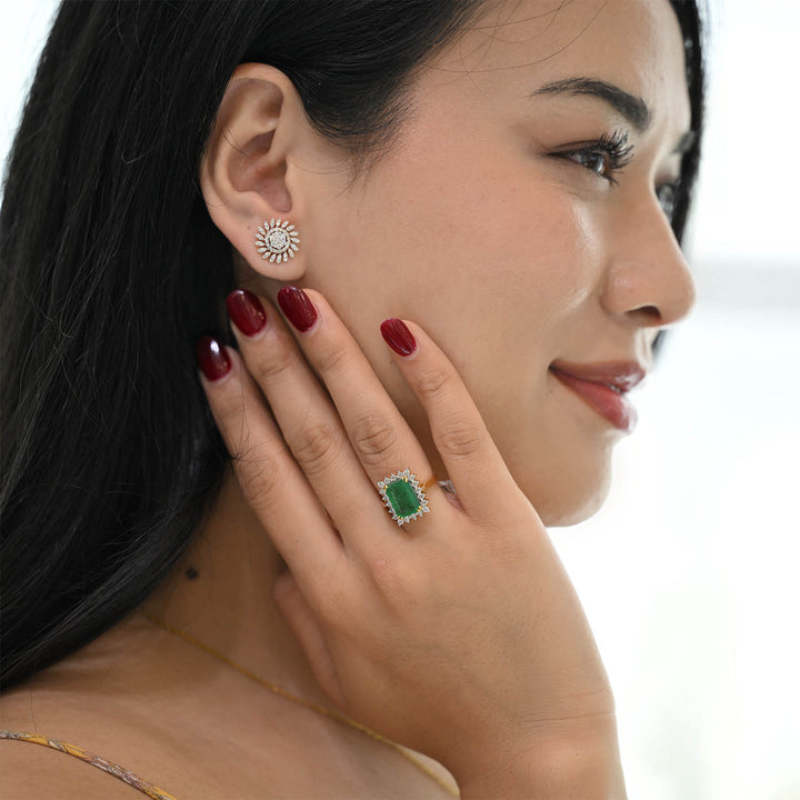 18K YG Women Cluster Diamond with Emerald Ring- 1pc