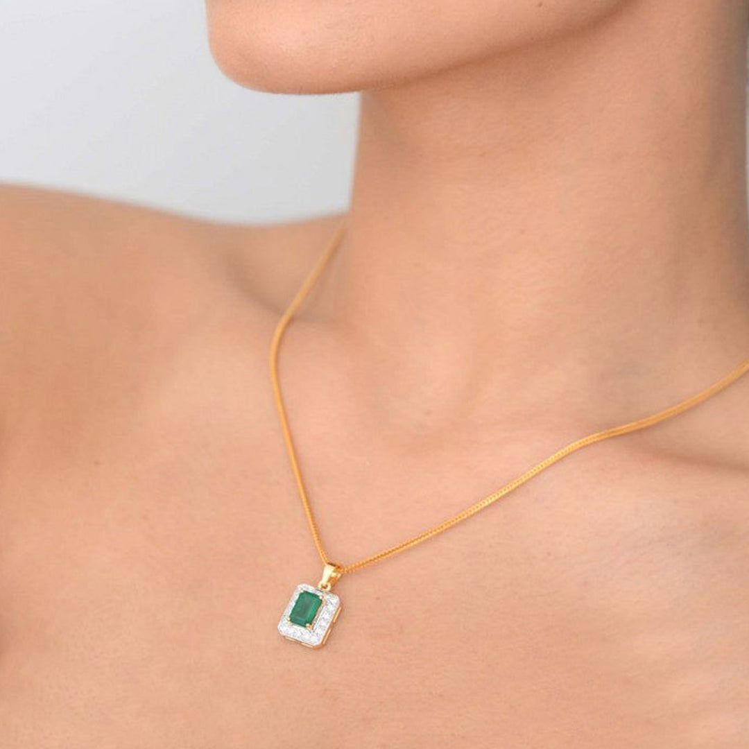 18K YG Cluster Diamond, Emerald Pendant- 1pc
