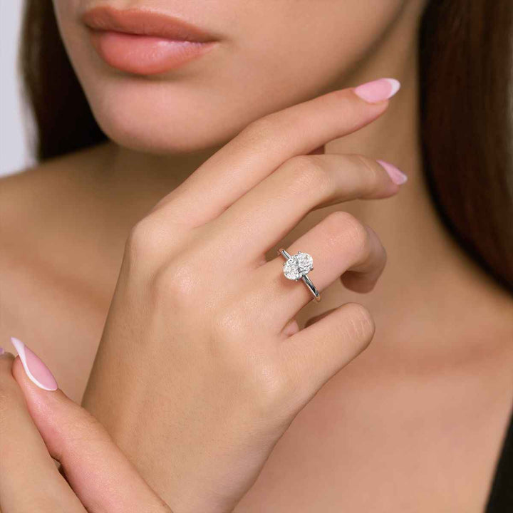 Valeria Natural Diamond Oval Ring