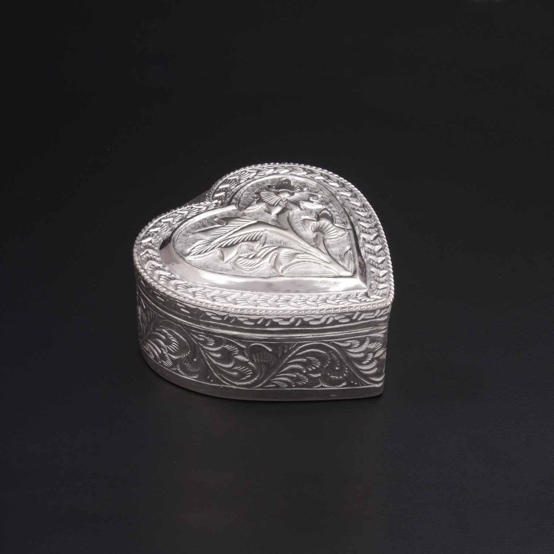 Silver Medium Heart Shape Gift Box Availability: Immediate RB Diamond Jewellers
