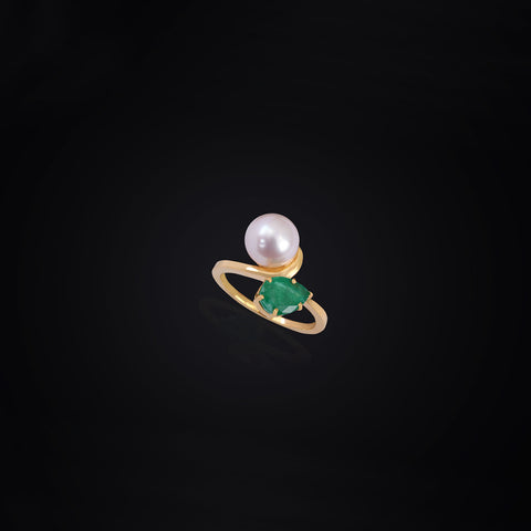 WEEKEND SPECIAL OFFER : 18K YG Emerald and Pearl Ring
